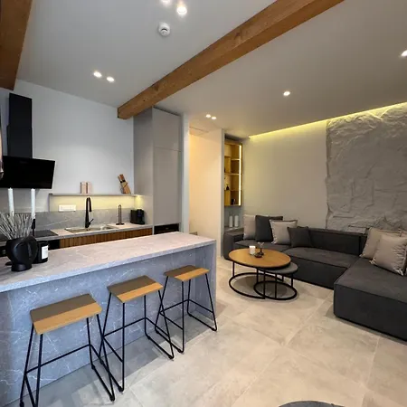 Poema Apartmanhotel 4*