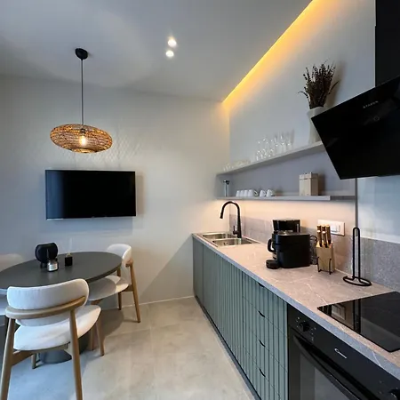 Poema 4* Andíparosz Póli