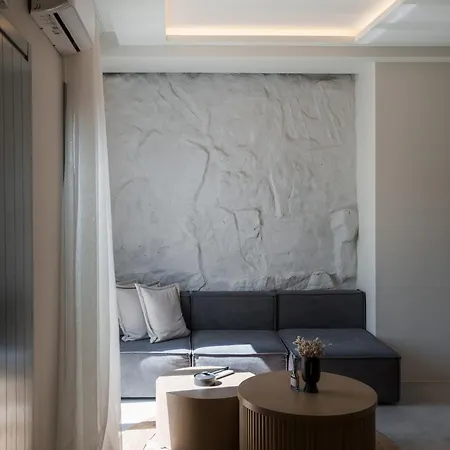 Poema Andíparosz Póli