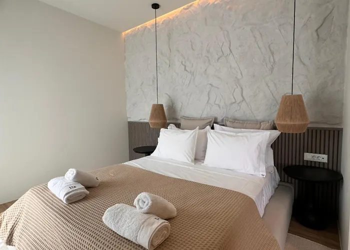 Poema 4* Antiparos Town