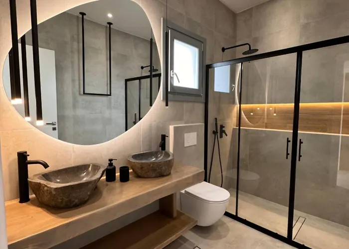 Poema 4* Antiparos Town