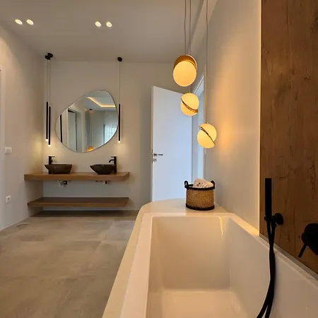 Poema 4* Antiparos Città