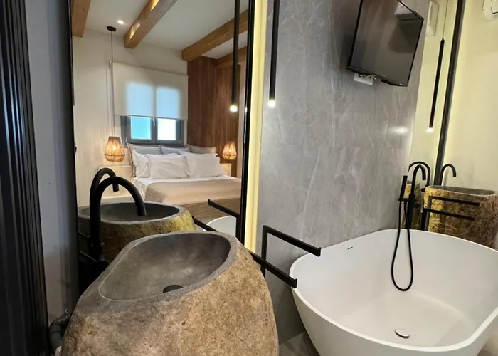 Poema Apart Otel Antiparos Town